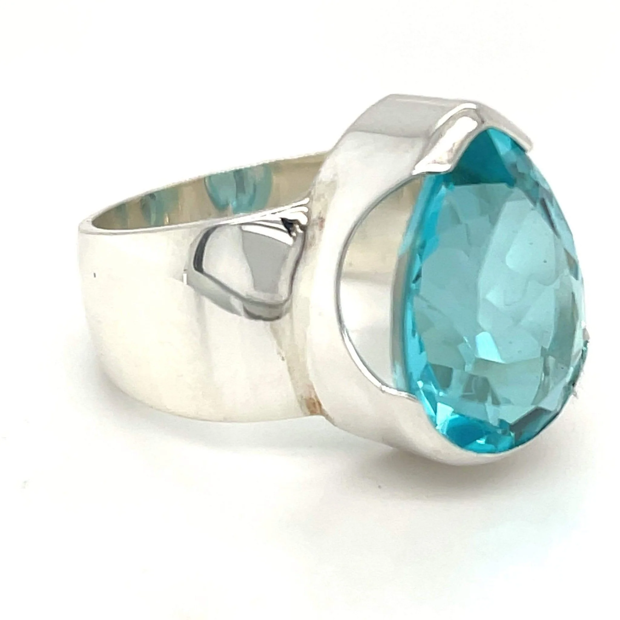 Aquamarine Quartz Mahtava Ring - Image 6