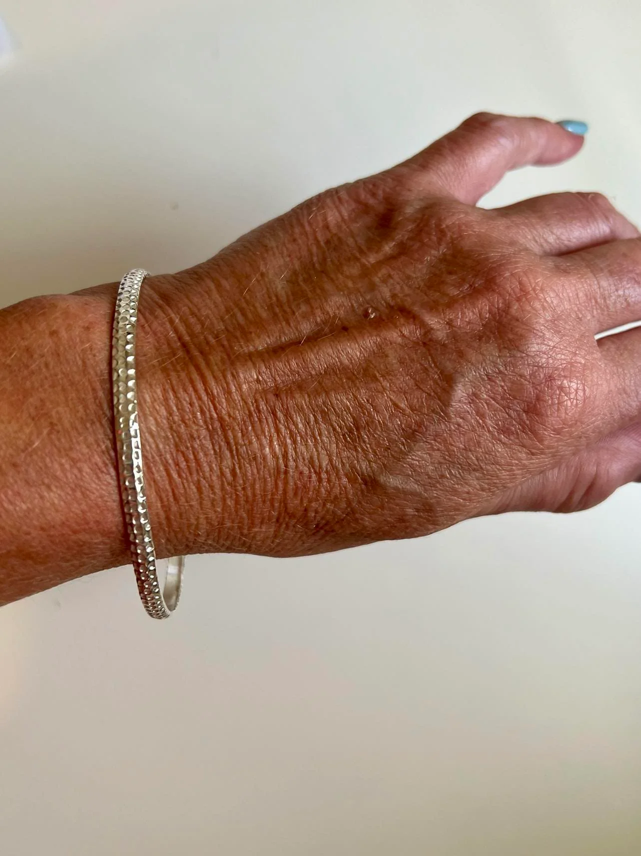 Beaten Bangle 5 MM - Image 4