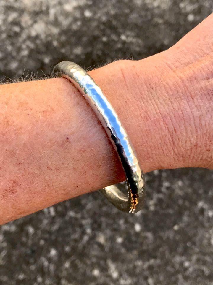 Contempo Beaten Bangle 12 MM - Image 8