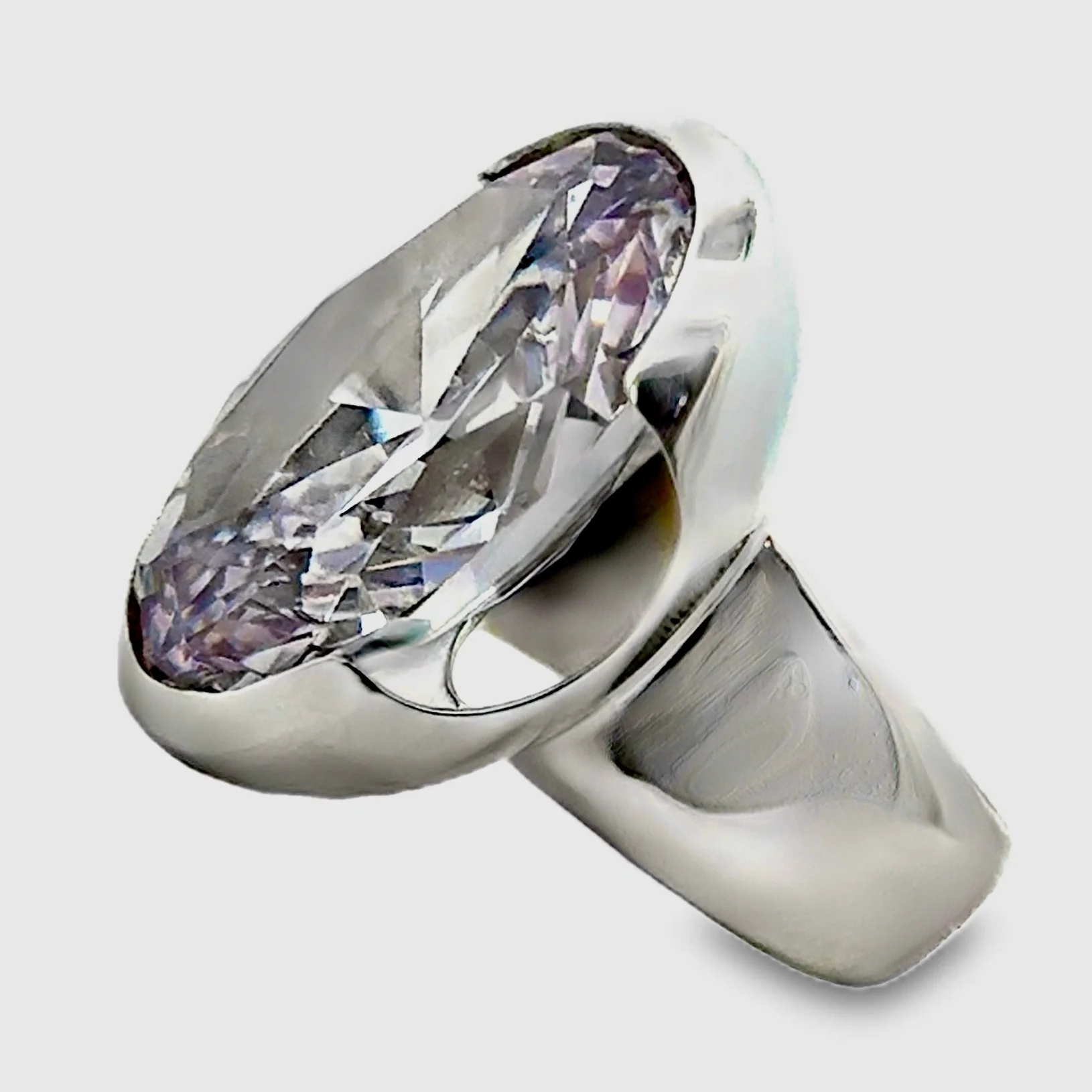 Extraordinaire White Topaz Ring - Image 3