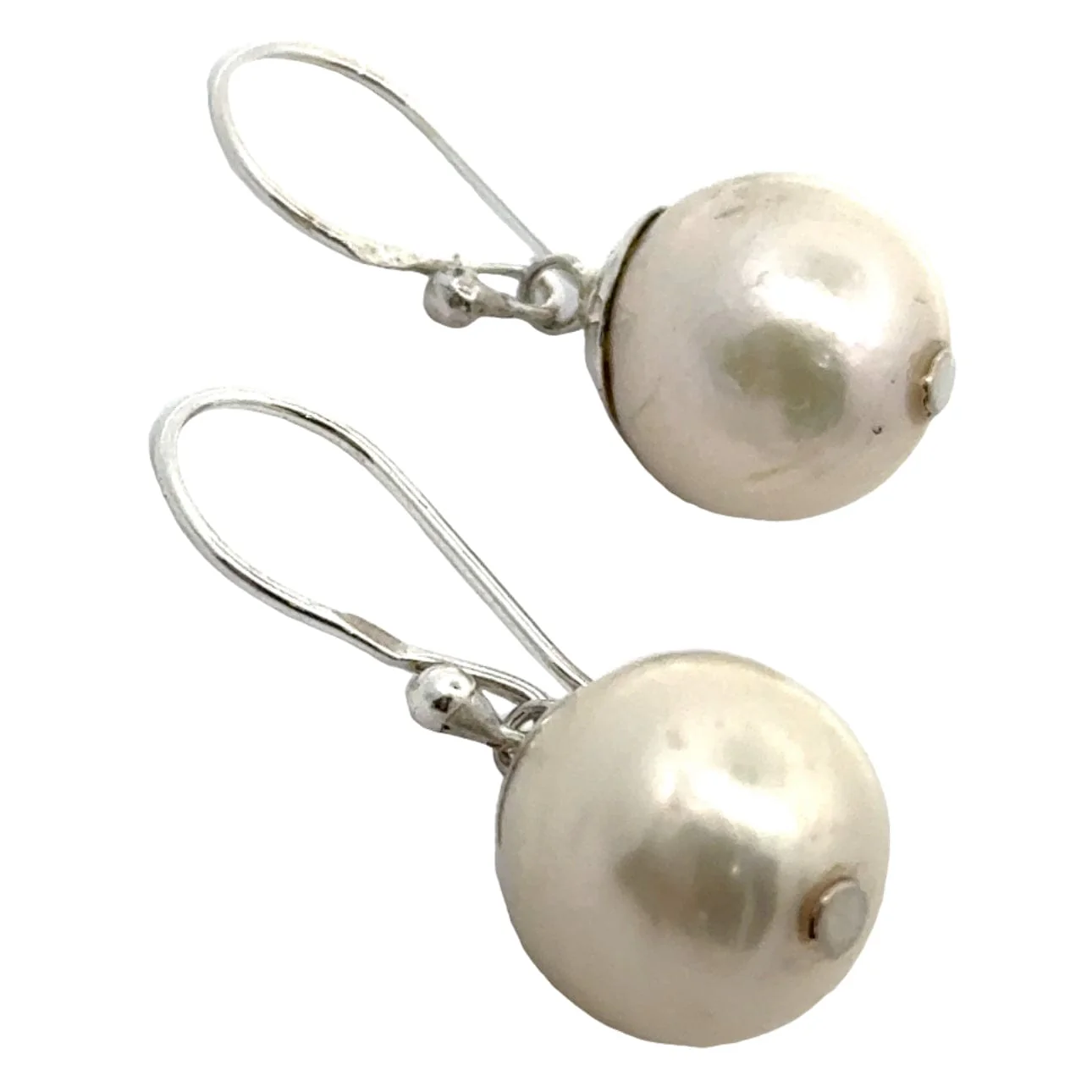 Mermaid Kiss Pearl Earrings - Image 4