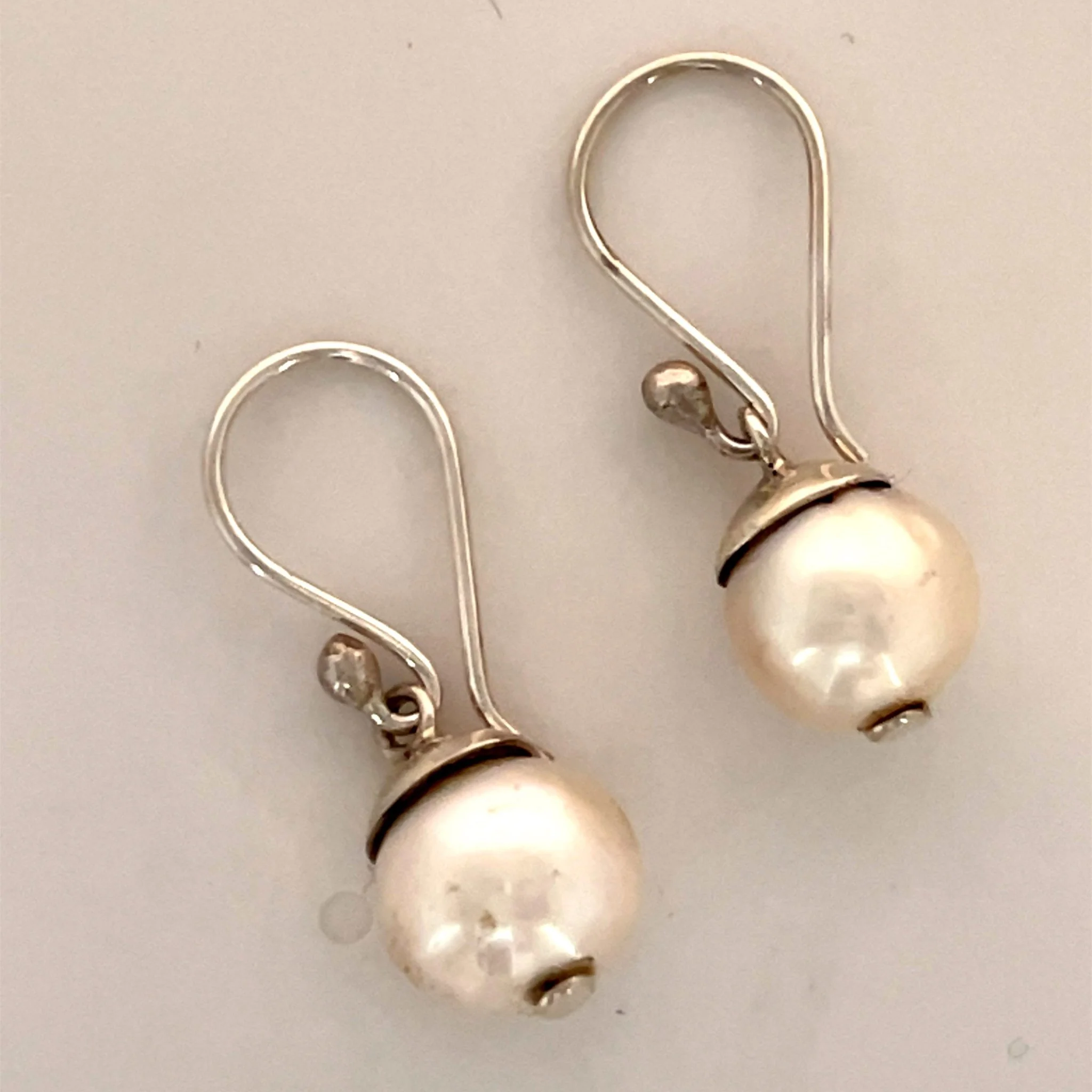 Mermaid Kiss Pearl Earrings - Image 5